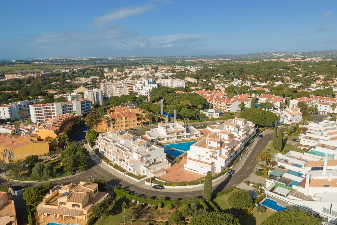 Apartamento T2 para Arrendamento férias em Quarteira Foto 2