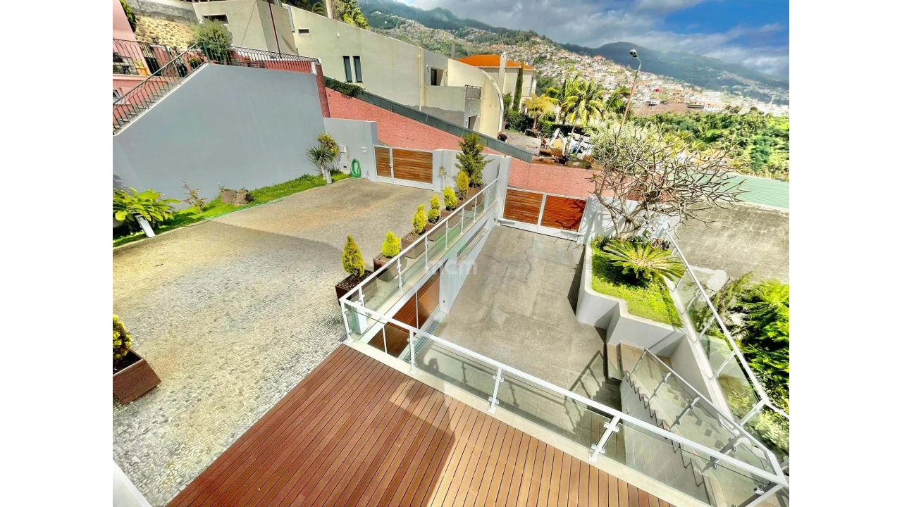 Moradia T3 para Venda em São Roque Foto 3