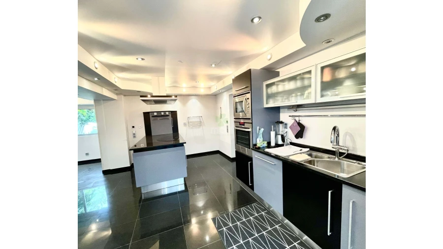 Moradia T3 para Venda em São Roque Foto 13