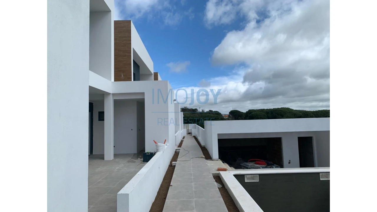 Moradia T4 para Venda em Loures Foto 20