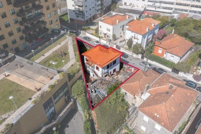 Moradia T6 para Venda em Santa Marinha e São Pedro da Afurada