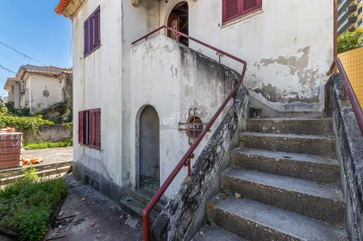 Moradia T6 para Venda em Santa Marinha e São Pedro da Afurada