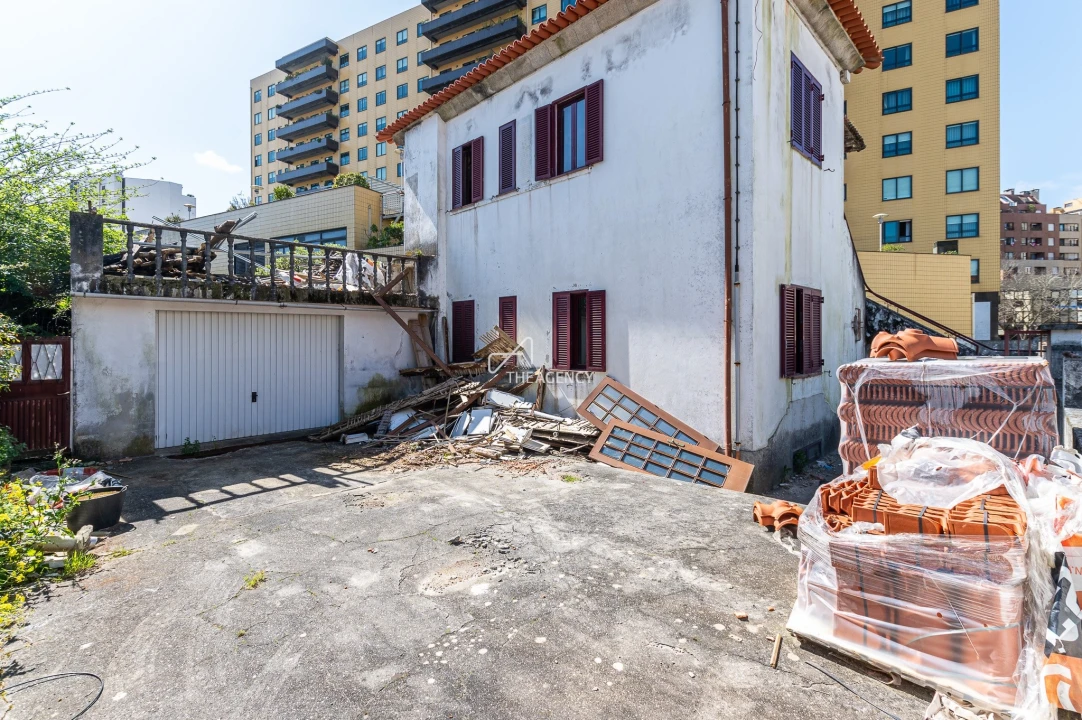 Moradia T6 para Venda em Santa Marinha e São Pedro da Afurada Foto 7