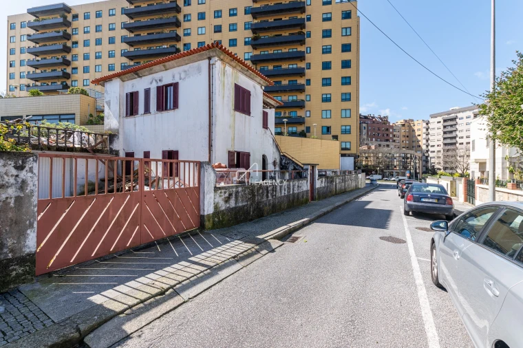 Moradia T6 para Venda em Santa Marinha e São Pedro da Afurada Foto 9