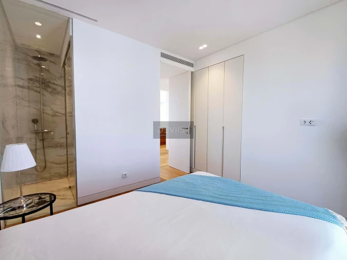 Apartamento T3 para Venda em Quarteira Foto 9