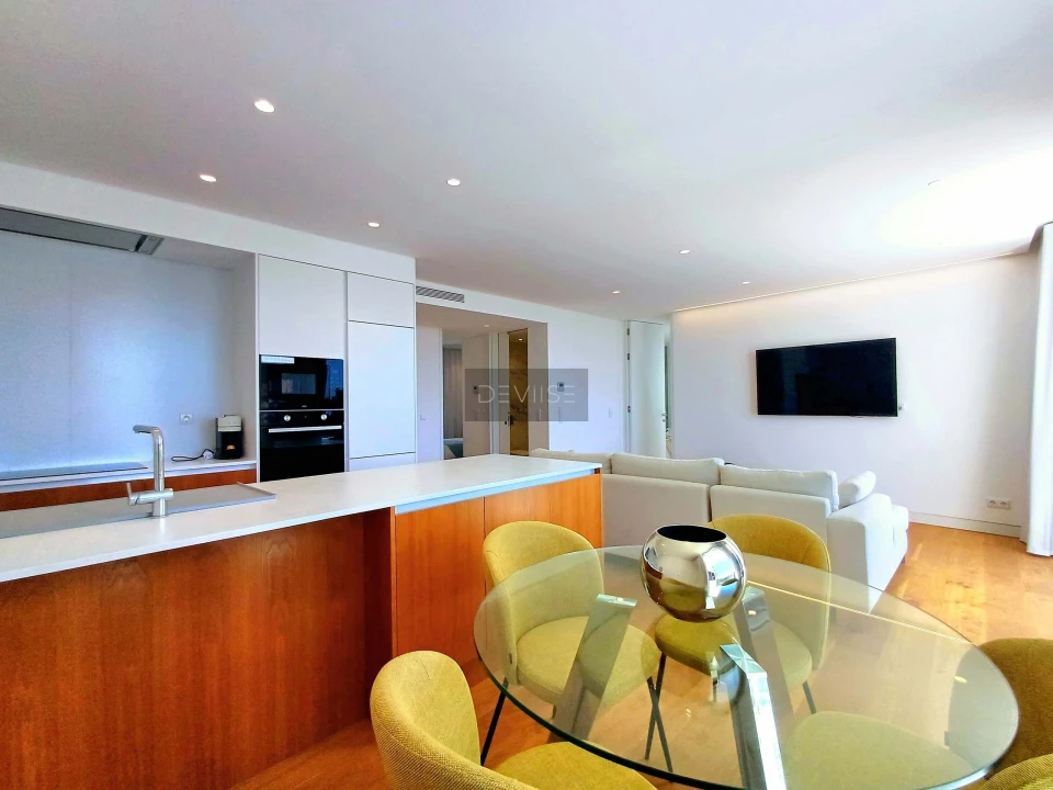 Apartamento T3 para Venda em Quarteira Foto 6