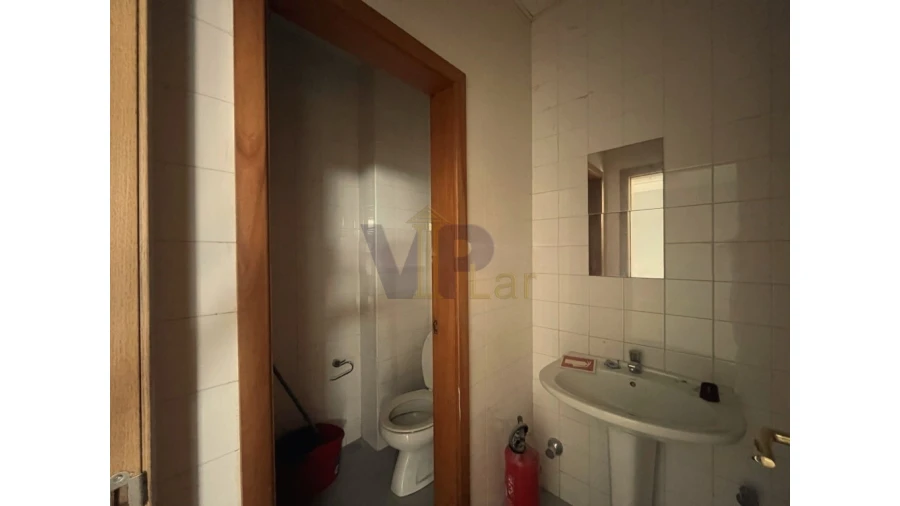 Loja para Venda em São Mamede de Infesta e Senhora da Hora Foto 7