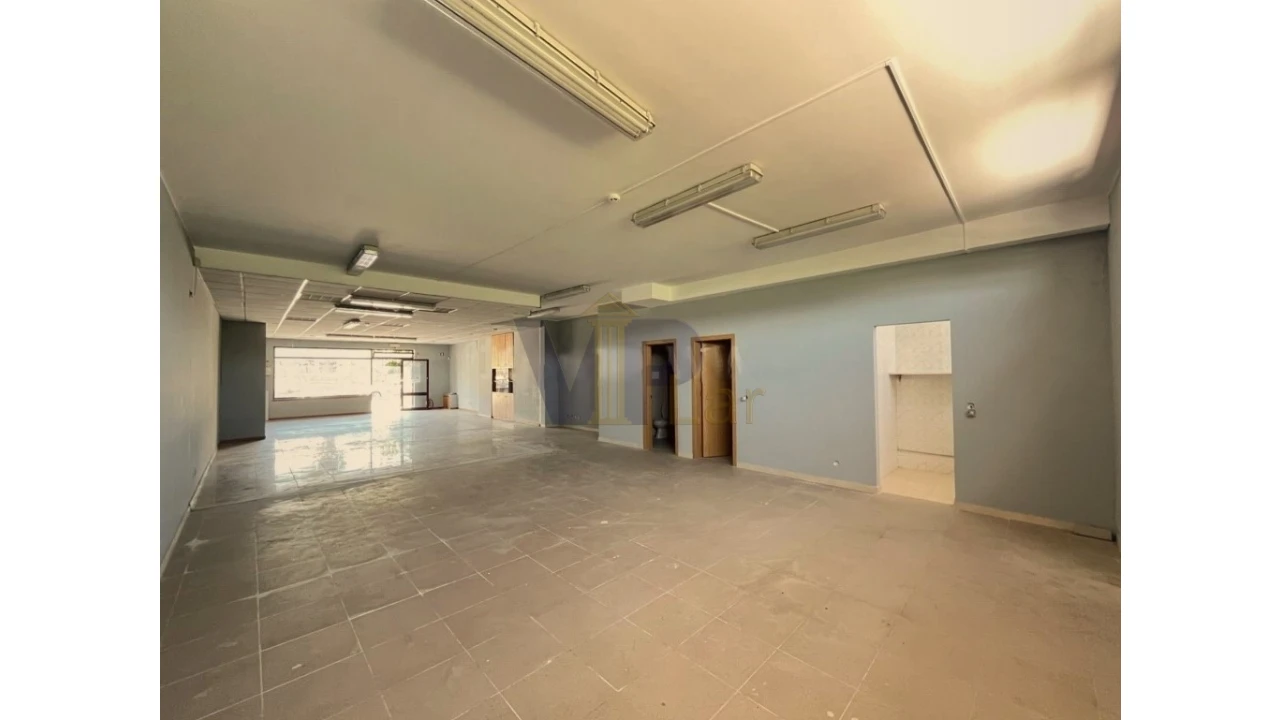 Loja para Venda em São Mamede de Infesta e Senhora da Hora Foto 3