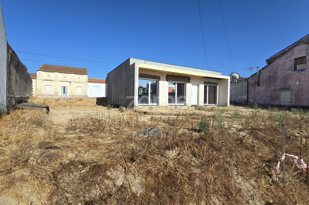 Moradia T2 para Venda em Lavos Foto 1