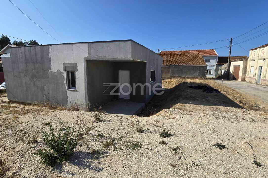 Moradia T2 para Venda em Lavos Foto 4