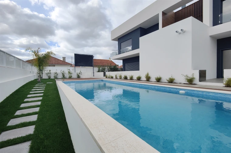 Moradia T4 para Venda em Loures Foto 4