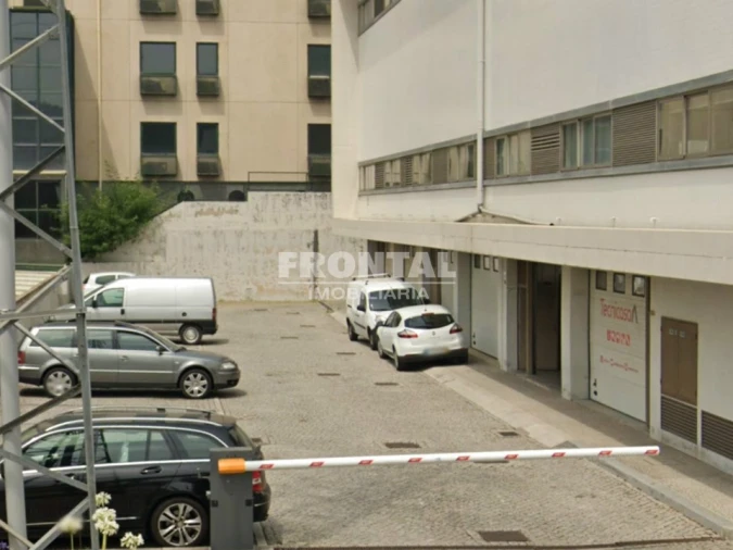 Armazém para Arrendamento em Cidade da Maia Foto 7