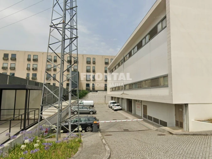 Armazém para Arrendamento em Cidade da Maia Foto 8