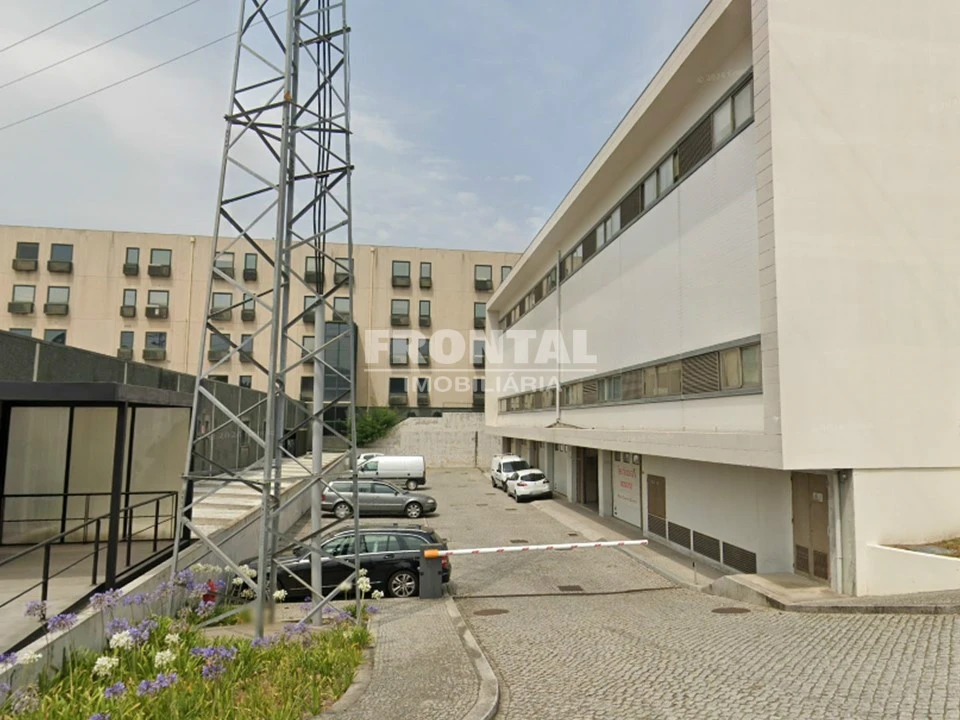 Armazém para Arrendamento em Cidade da Maia Foto 8