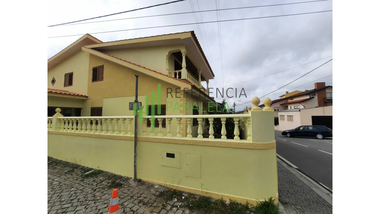 Moradia T8 para Venda em Pedrouços Foto 3