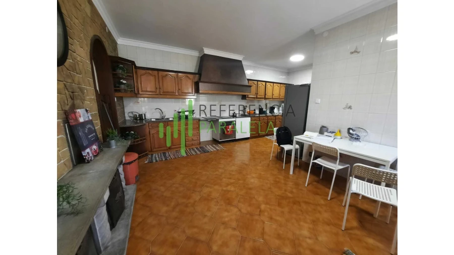 Moradia T8 para Venda em Pedrouços Foto 11