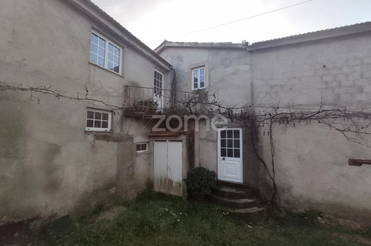 Moradia T3 para Venda em Lorvão Foto 3