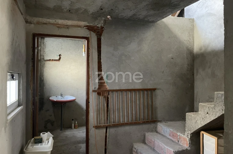 Moradia T3 para Venda em Lorvão Foto 9