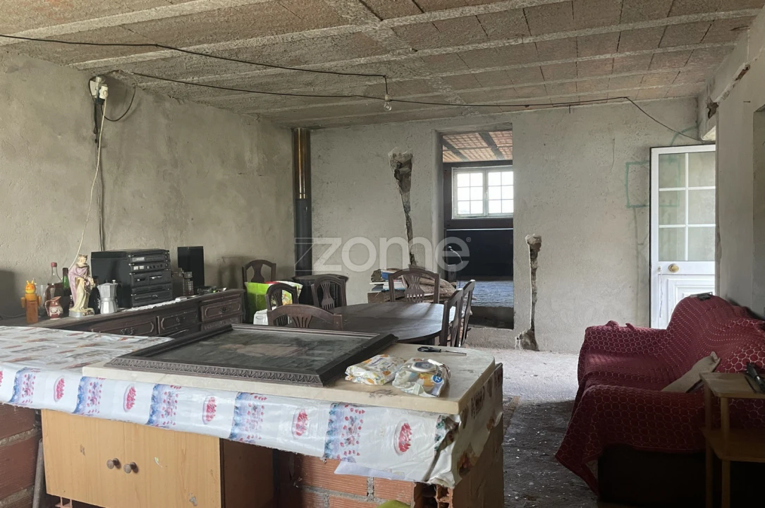 Moradia T3 para Venda em Lorvão Foto 8