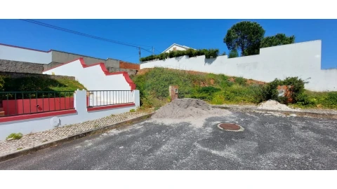 Terreno para Venda em Alenquer (Santo Estêvão e Triana)