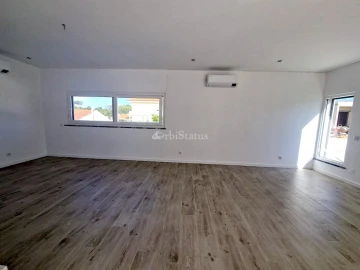 Moradia T4 para Venda em Sesimbra (Castelo)
