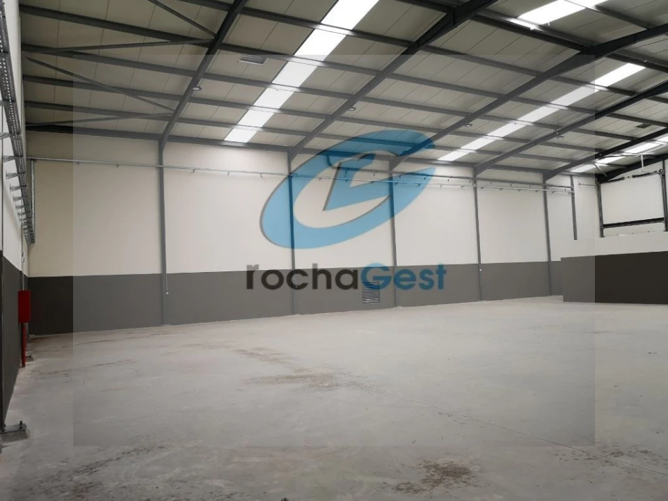 Armazém para Venda em Arcozelo Foto 4