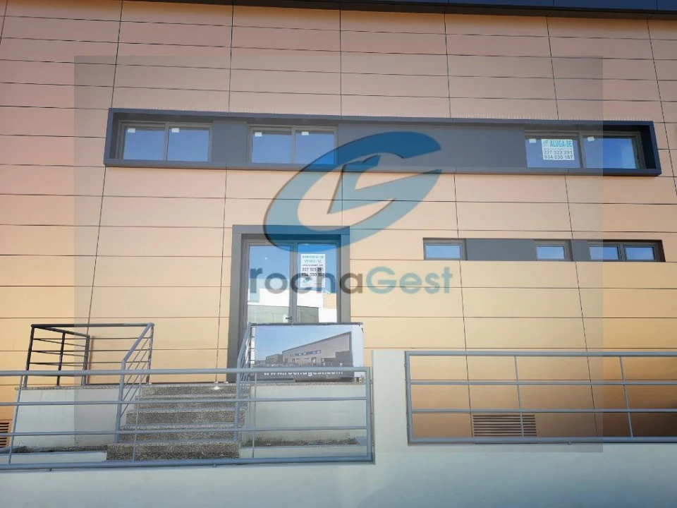 Armazém para Venda em Arcozelo Foto 19