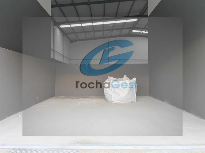 Armazém para Venda em Arcozelo Foto 12