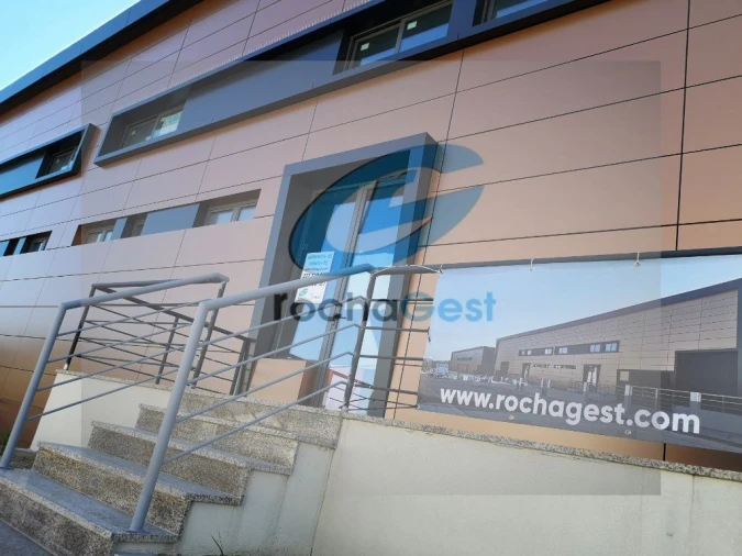 Armazém para Venda em Arcozelo Foto 18