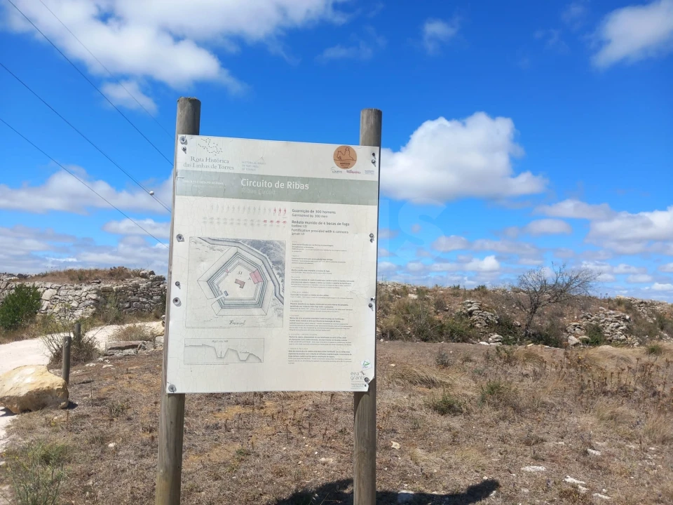Terreno para Venda em Fanhões Foto 7