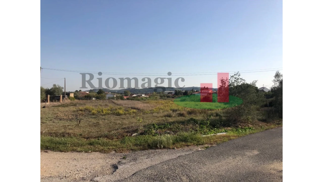 Terreno para Venda em Alcoentre Foto 1