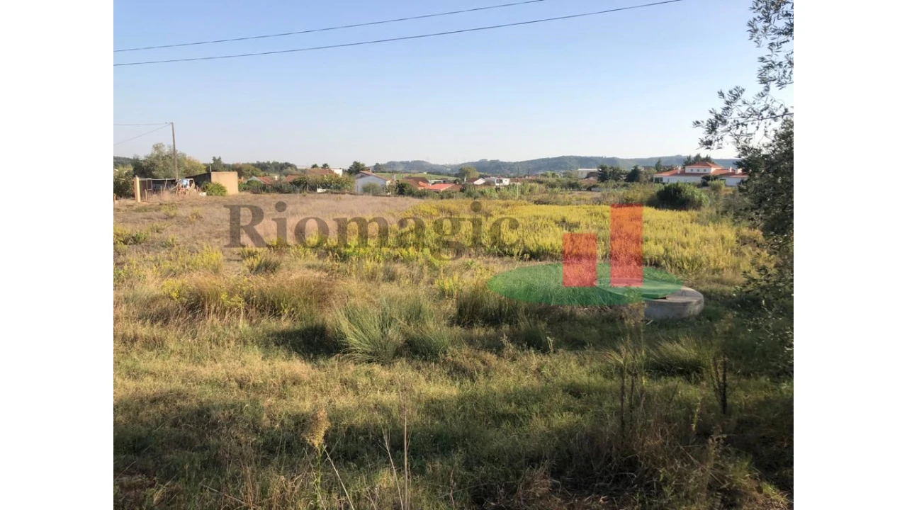 Terreno para Venda em Alcoentre Foto 9