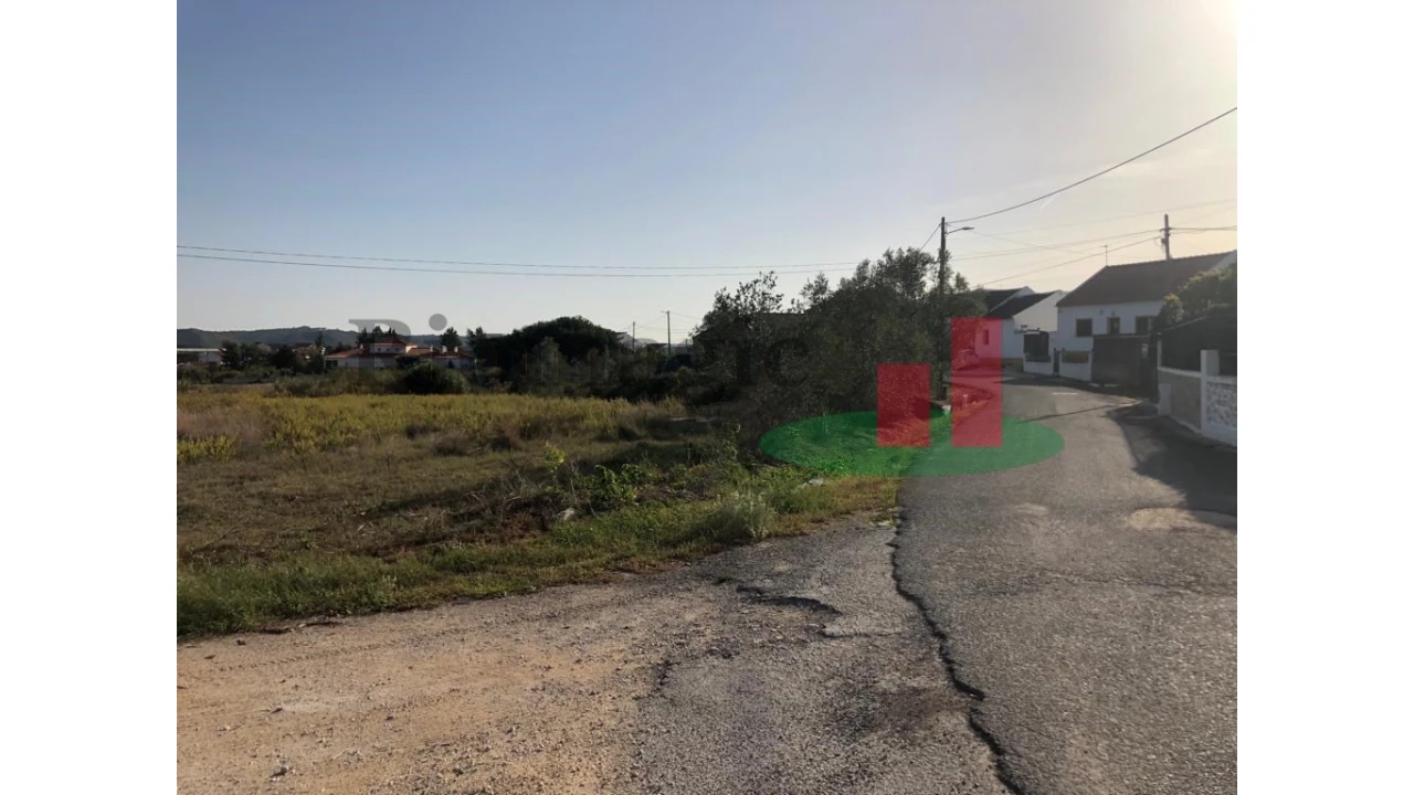 Terreno para Venda em Alcoentre Foto 12
