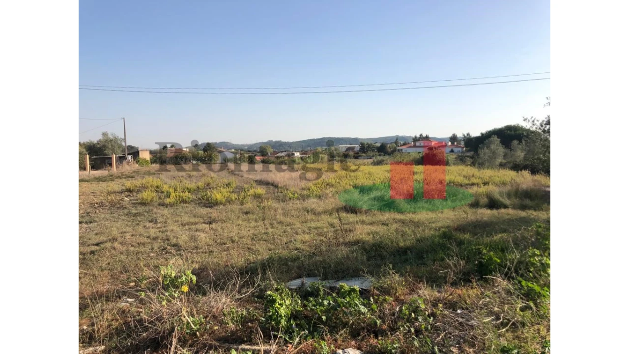 Terreno para Venda em Alcoentre Foto 13