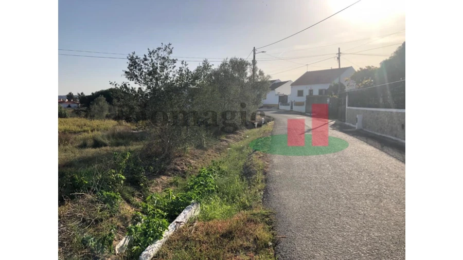 Terreno para Venda em Alcoentre Foto 10