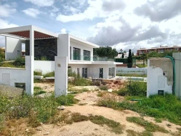 Moradia T3 para Venda em Lagoa e Carvoeiro