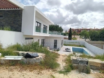 Moradia T3 para Venda em Lagoa e Carvoeiro