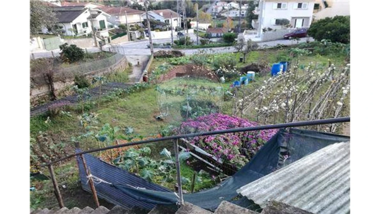 Terreno para Venda em Foz do Sousa e Covelo Foto 2