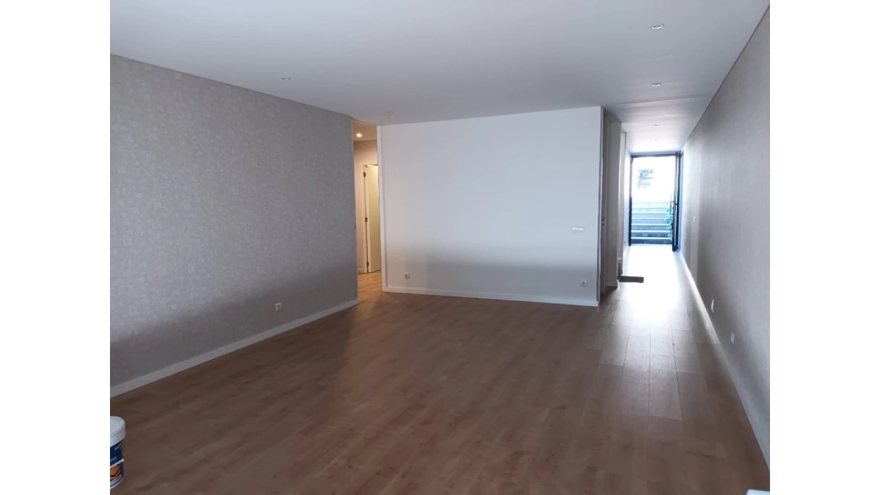 Moradia T4 para Venda em Creixomil Foto 4