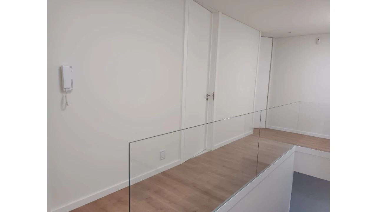 Moradia T4 para Venda em Creixomil Foto 12