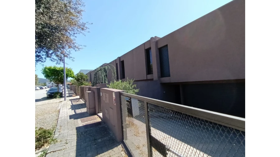 Moradia T4 para Venda em Creixomil Foto 15