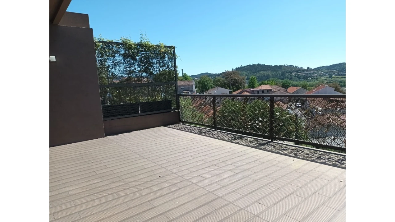 Moradia T4 para Venda em Creixomil Foto 2