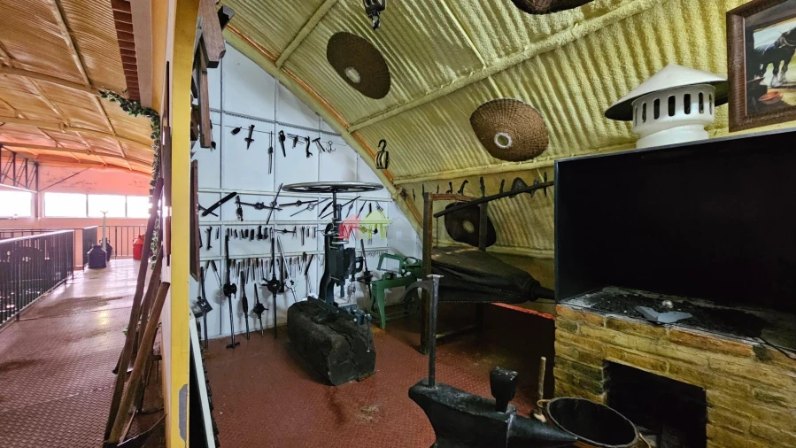 Armazém para Venda em Nossa Senhora da Vila, Nossa Senhora do Bispo e Silveiras Foto 53