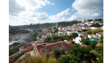 Terreno para Venda em Alenquer (Santo Estêvão e Triana)