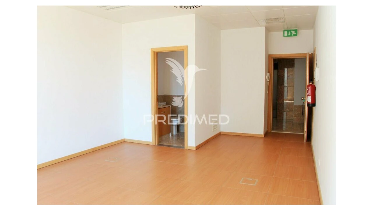 Escritório para Arrendamento em Olivais Foto 3