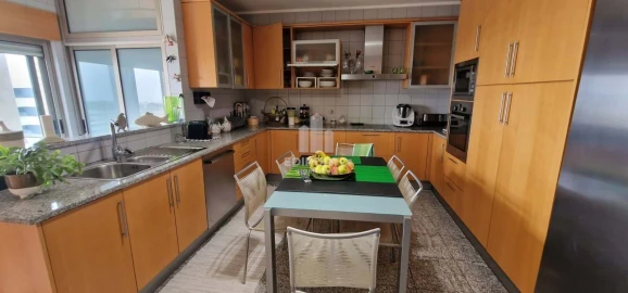 Apartamento T5 para Venda em Santa Marinha e São Pedro da Afurada