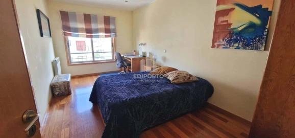 Apartamento T5 para Venda em Santa Marinha e São Pedro da Afurada