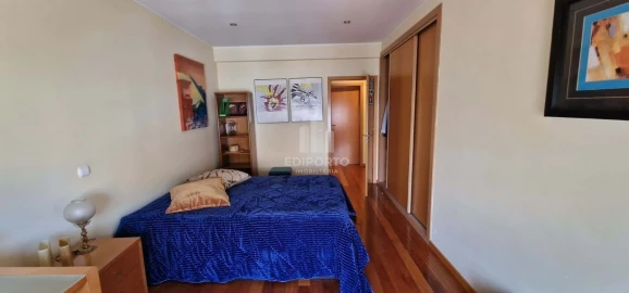 Apartamento T5 para Venda em Santa Marinha e São Pedro da Afurada