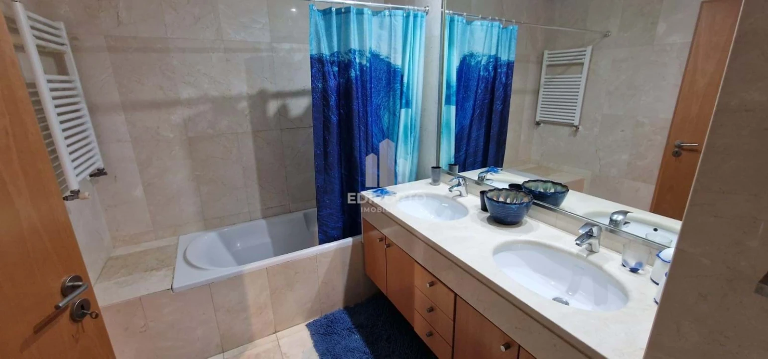 Apartamento T5 para Venda em Santa Marinha e São Pedro da Afurada Foto 32