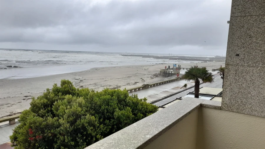 Apartamento T0 para Venda em Vila Praia de Ancora Foto 1